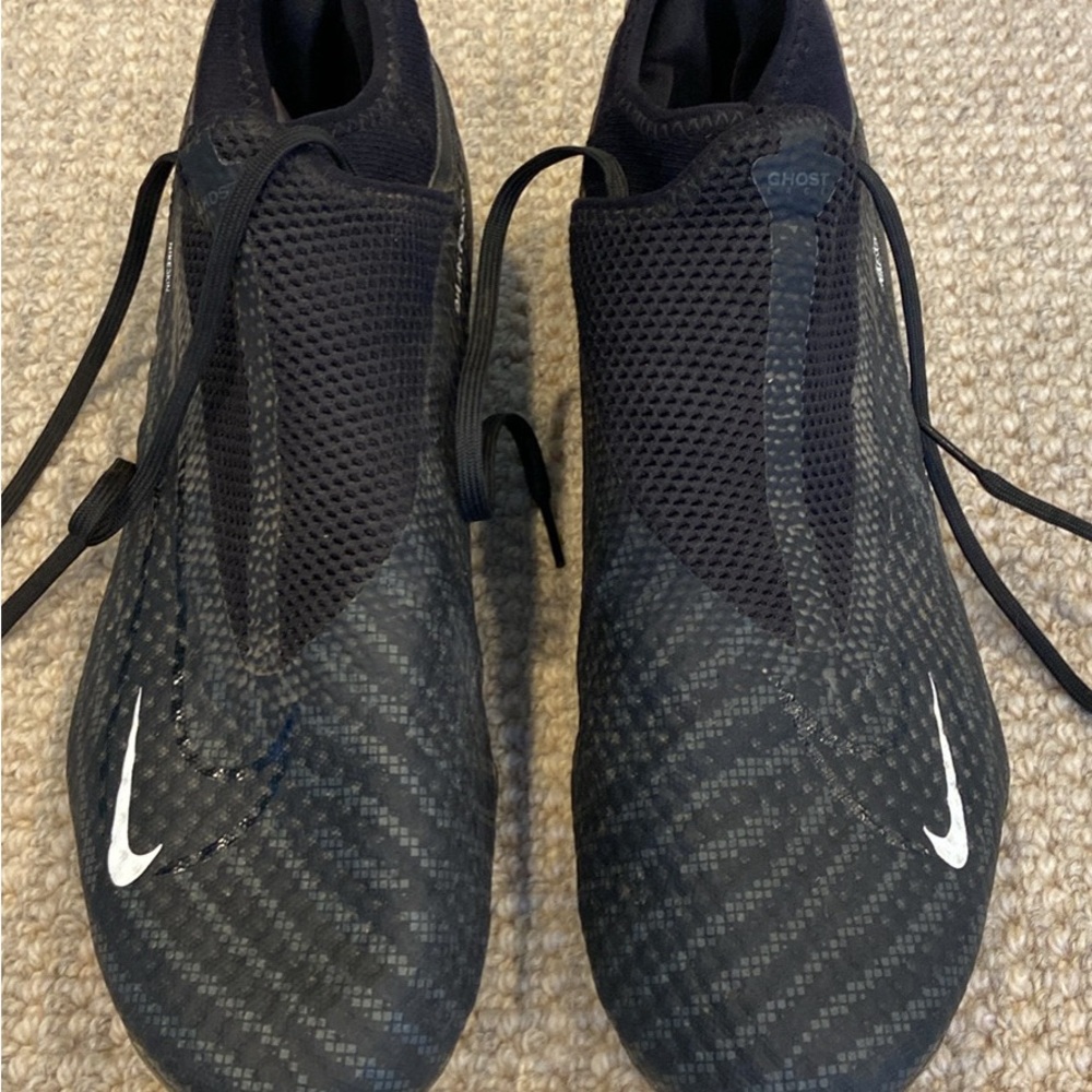 Nike Phantom GX Academy cleats